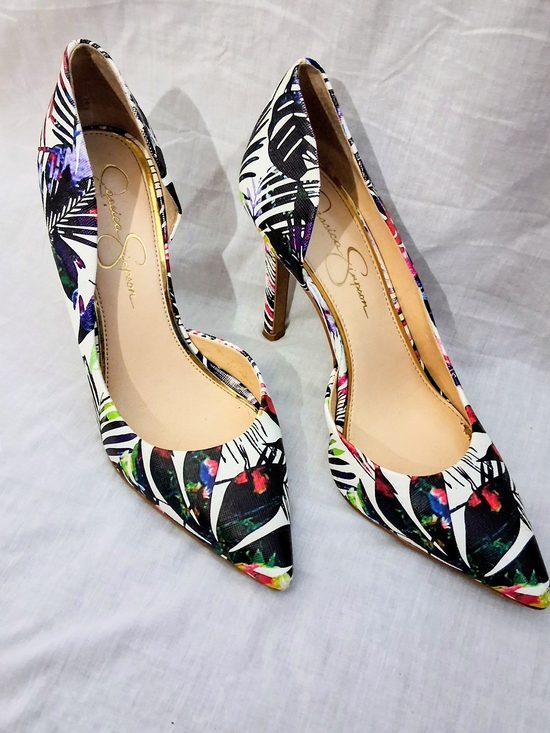 Jessica Simpson Shoes - Jessica Simpson Tropical Print Pointed Toe Pumps - White Multicolor
